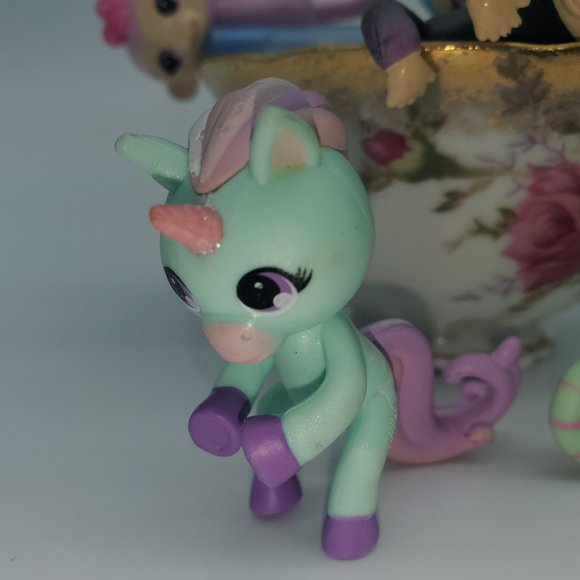 Wowed Fingerlings (non robotic) - Picture 2 of 4